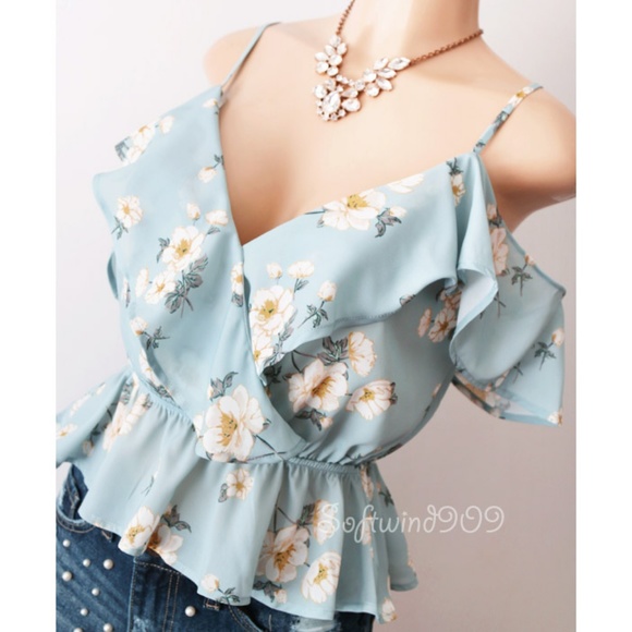Light Blue Floral Ruffle Cold Shoulder Cropped Top - Picture 2 of 8